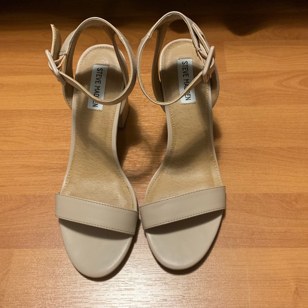 Steve Madden Tan sandals